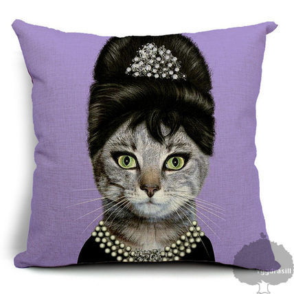 楽天市場】クッションカバー オードリーヘップバーン 猫 紫系