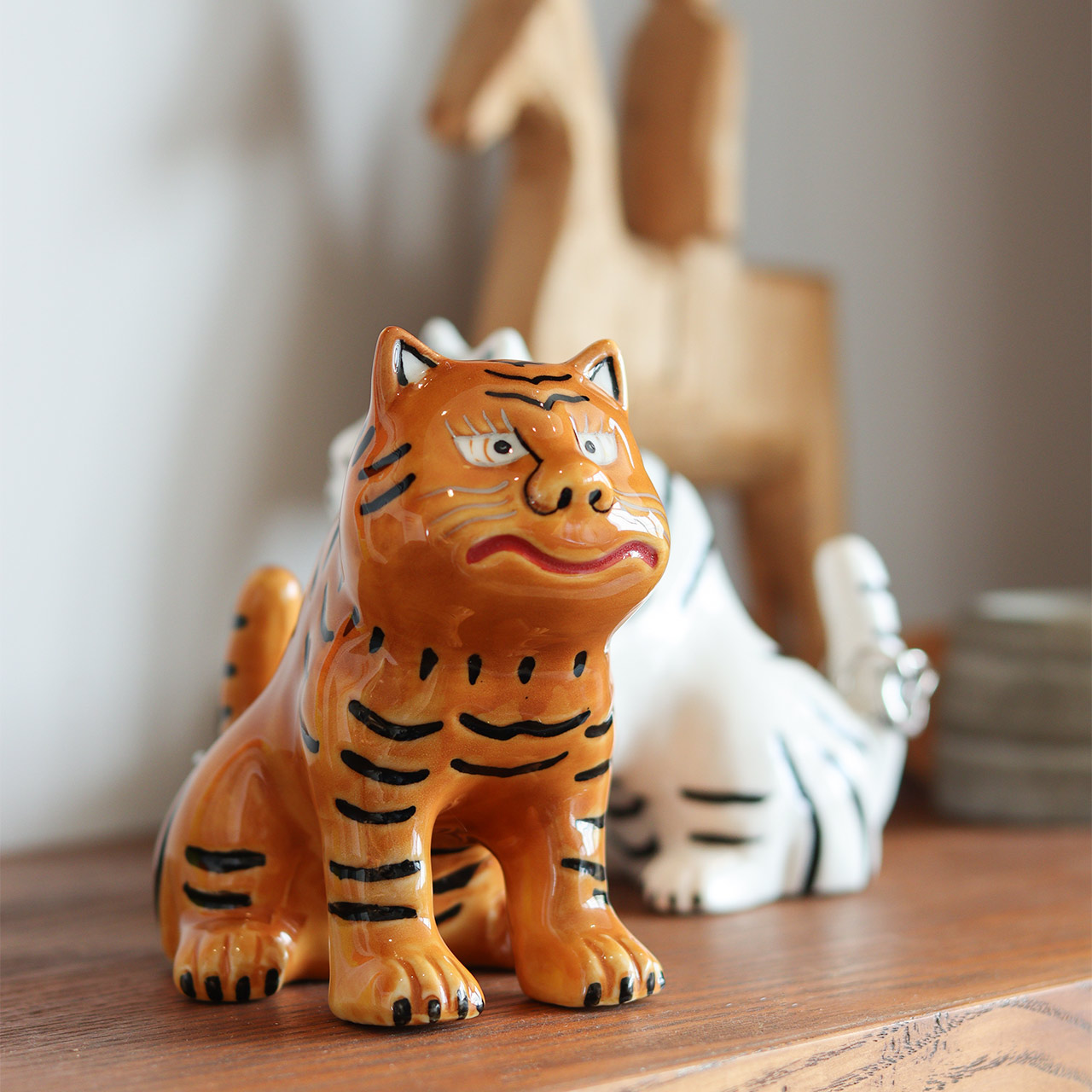 P972 ブロンズ風虎の置物 P972 ブロンズ風虎の置物 Amazon.co.jp: 真鍮