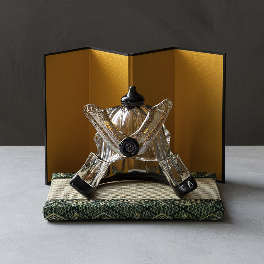 ガラス専門店｜ガラス工房マル｜Kabuto ガラスの兜（クリア｜縦筋模様