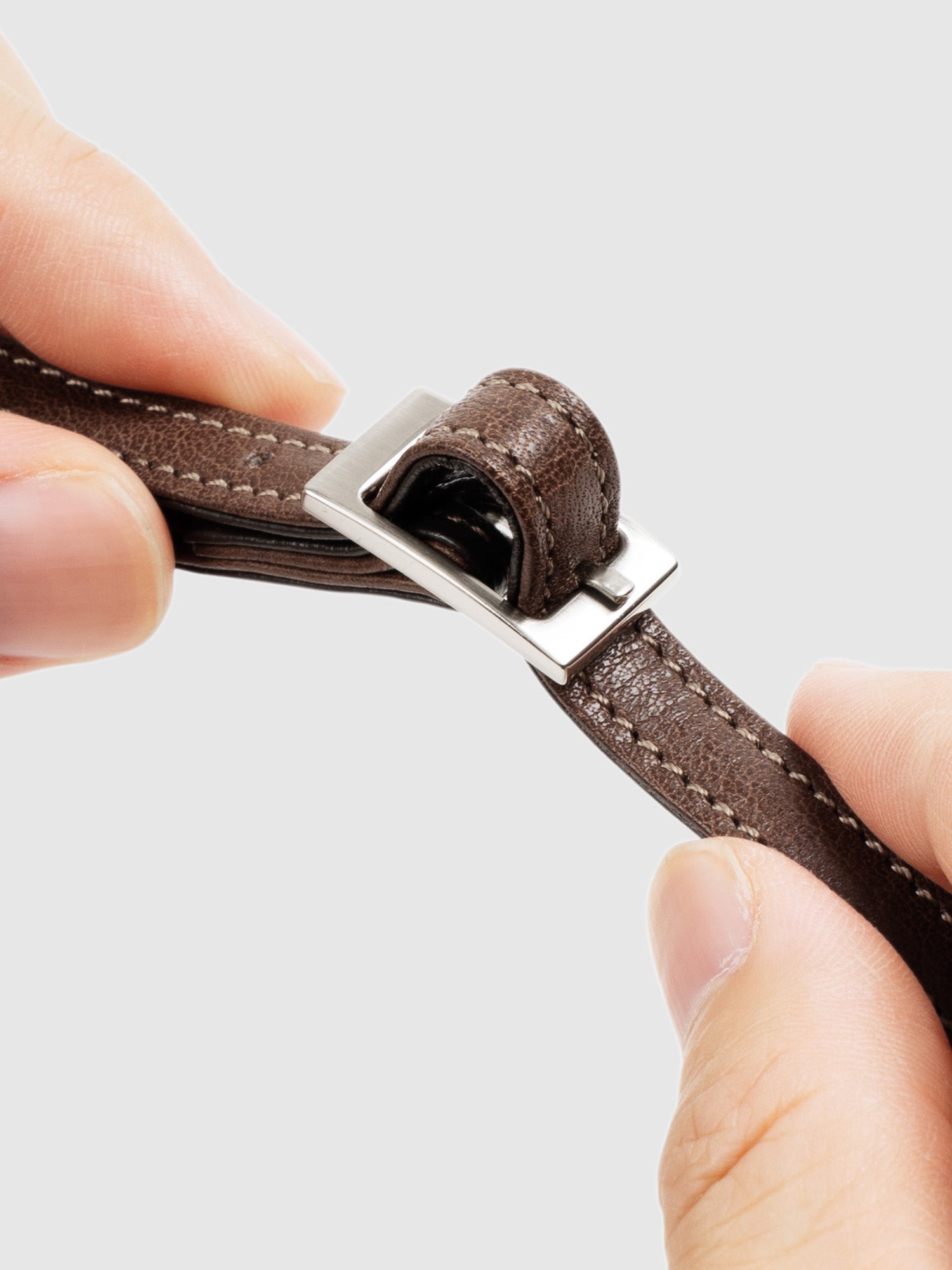 レザースマホストラップ – デジタルアクセサリー – 土屋鞄製造所