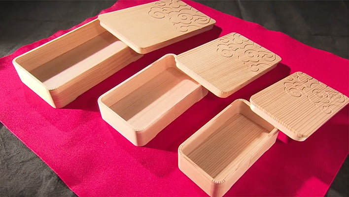 箱屋常吉 -HAKOYA TSUNEKICHI- 無垢で自然素材の「おひつのようなお