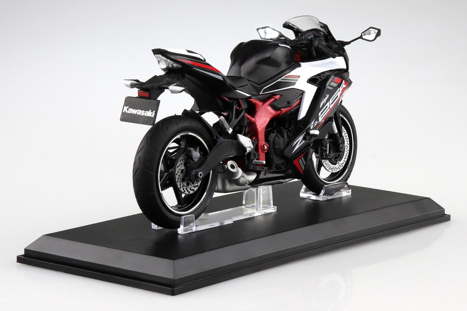 109700 1/12完成品バイク KAWASAKI Ninja ZX-25R メタリックスパーク