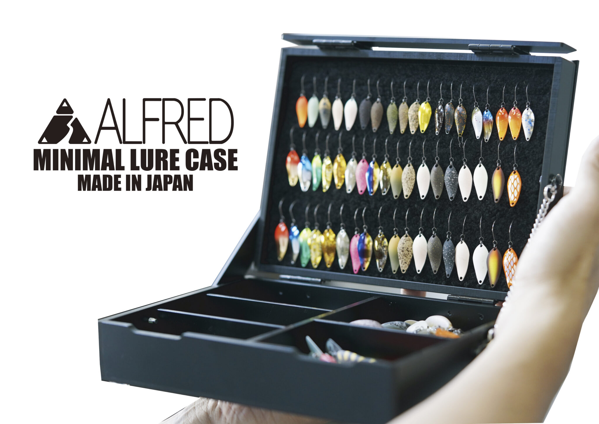 アルフレッド：蓋裏面にマイクロムートンを使用したルアーケース