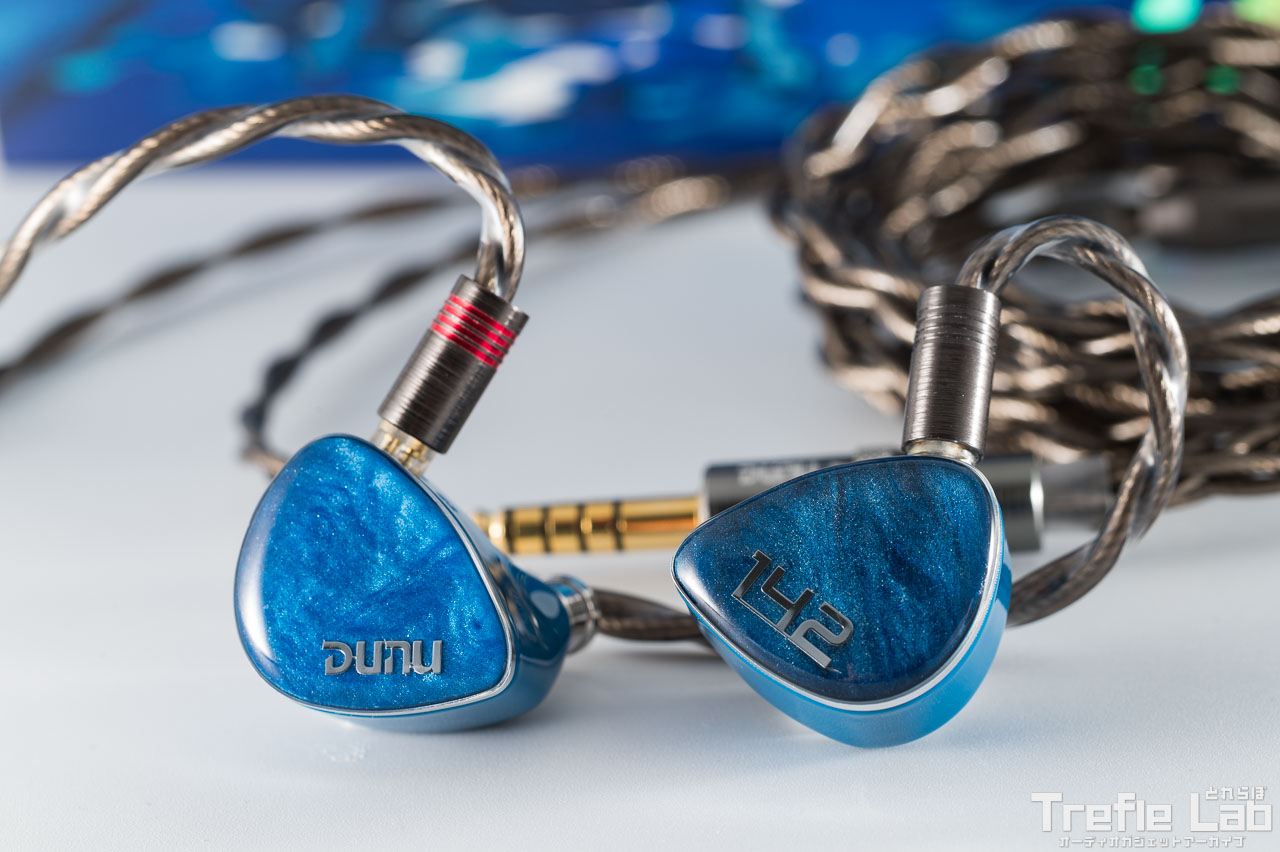 DUNU DN142 レビュー｜深く沈む重低音と立体感ある音のトライブリッド