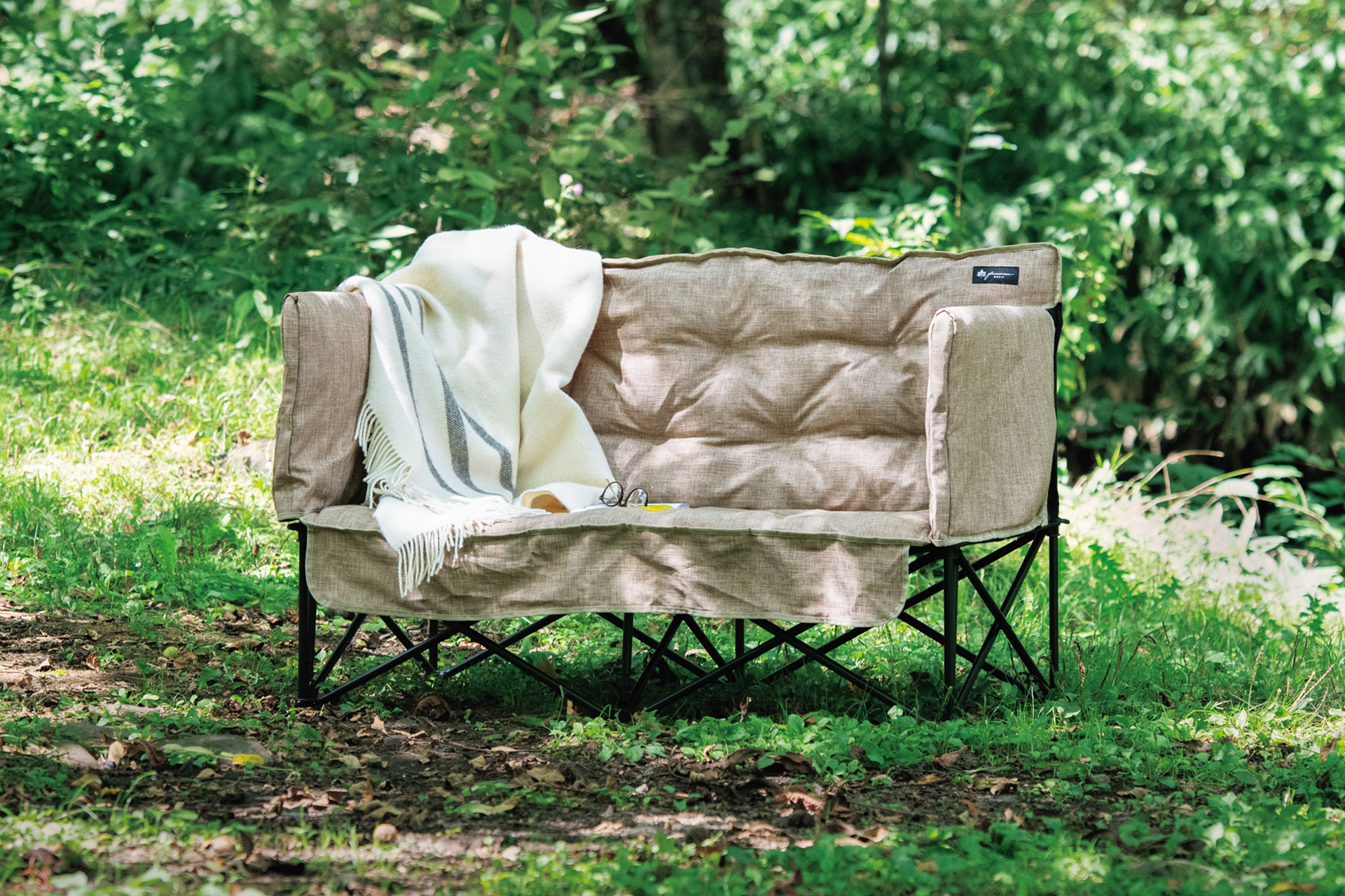 ロゴス、リビングのように過ごせるアウトドア用2人掛けソファ