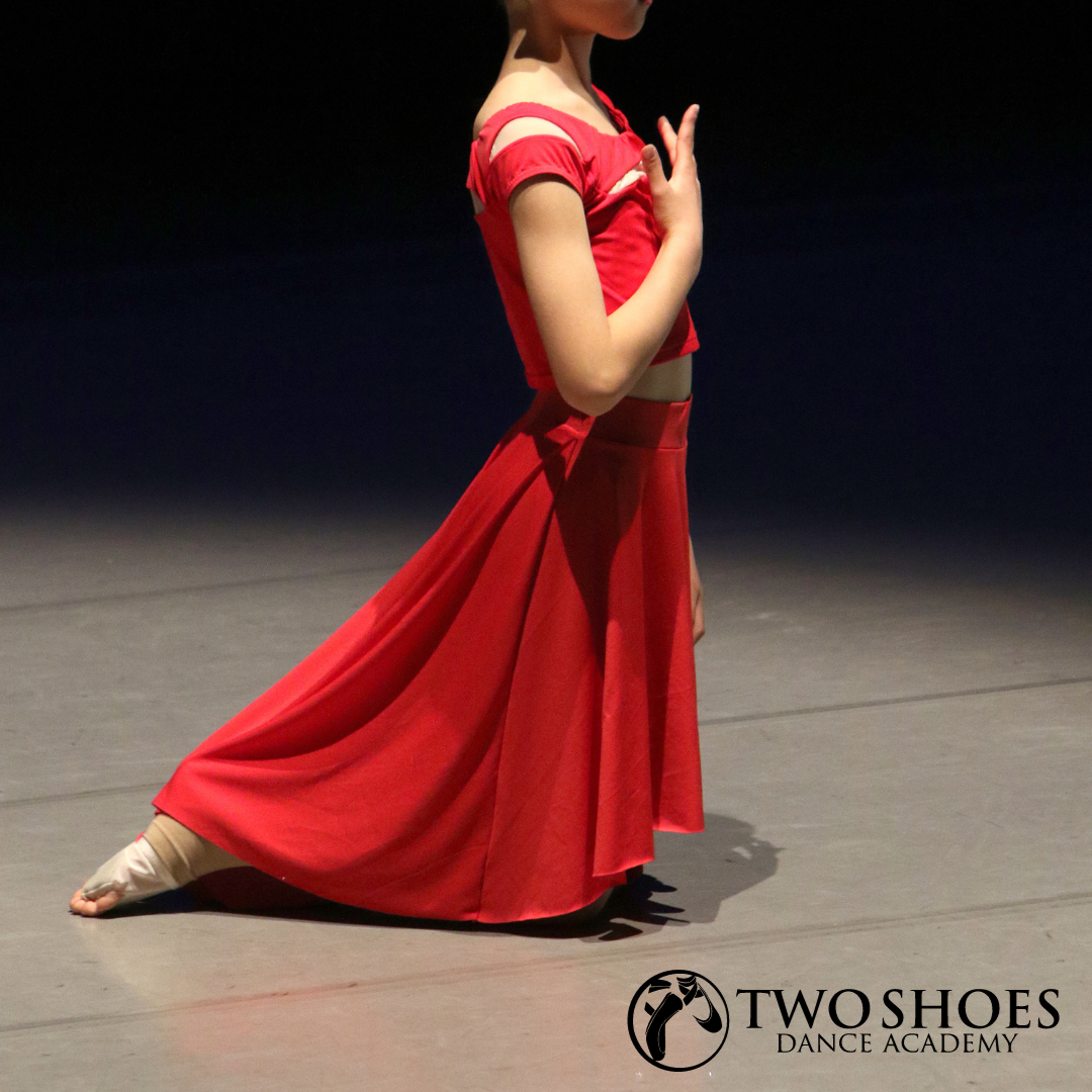 15ー2〛スカート フレア 前上がり （レッド）｜Two Shoes Dance