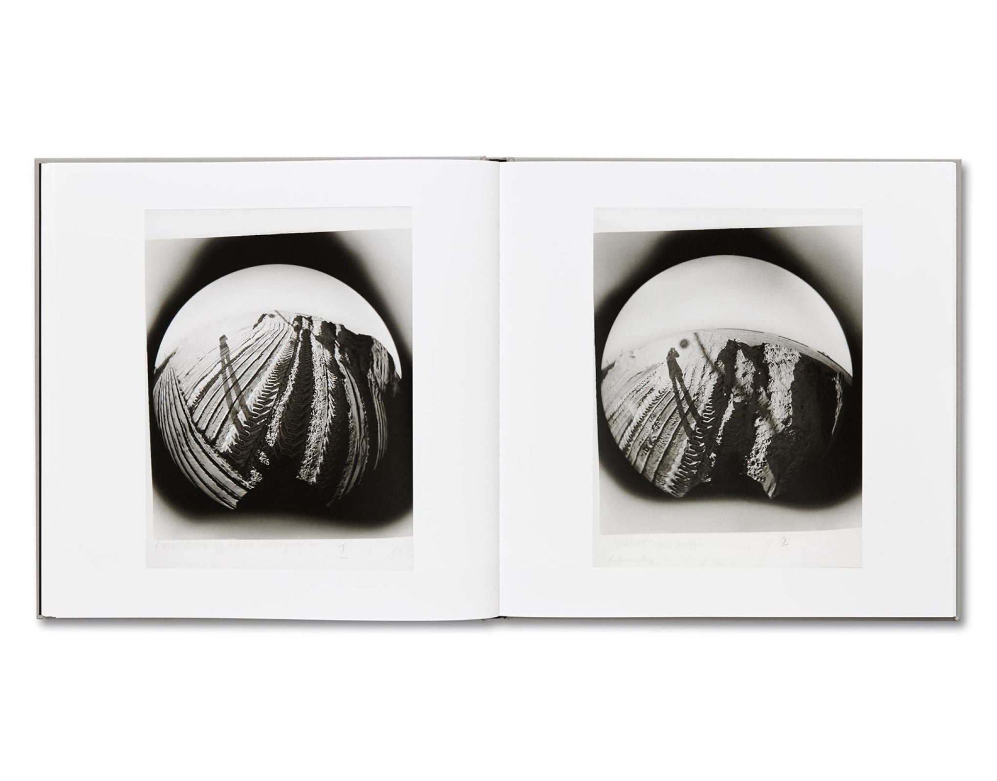 LUNARIO, 1968-1999 by Guido Guidi – twelvebooks