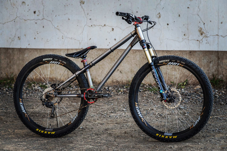 TUBAGRAライダー達のハンドル幅とライズ、ステムの突き出し、クランク