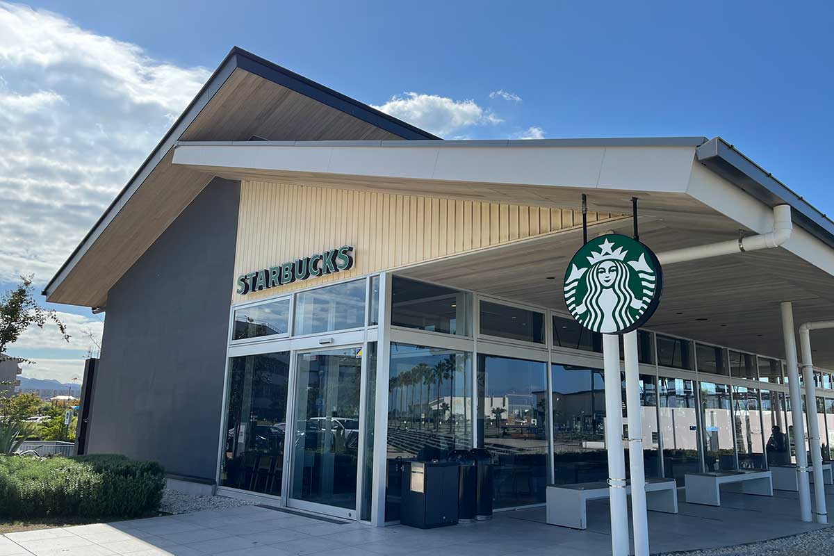 大阪ではここだけ！海の見えるスタバ「泉南りんくう公園店」に行って