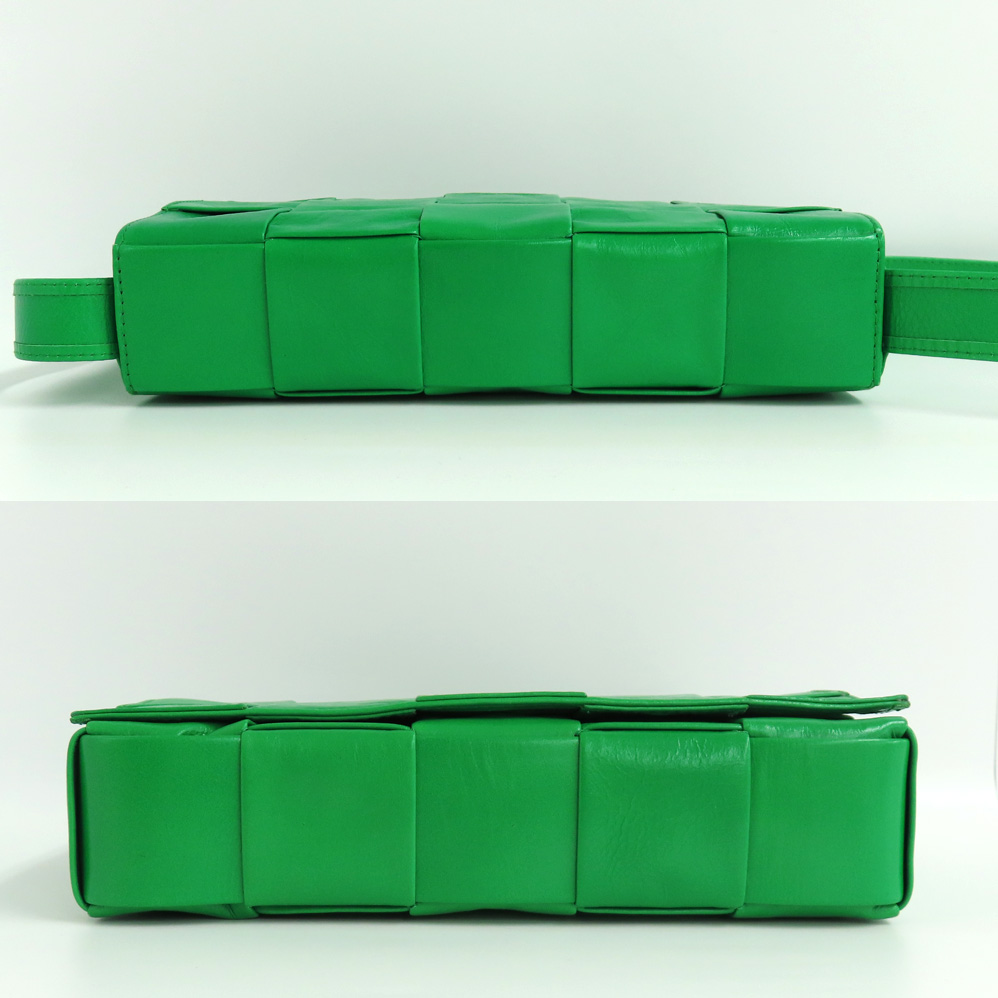 Y2505-144【美品】ボッテガヴェネタ スマホショルダー ライトグリーン