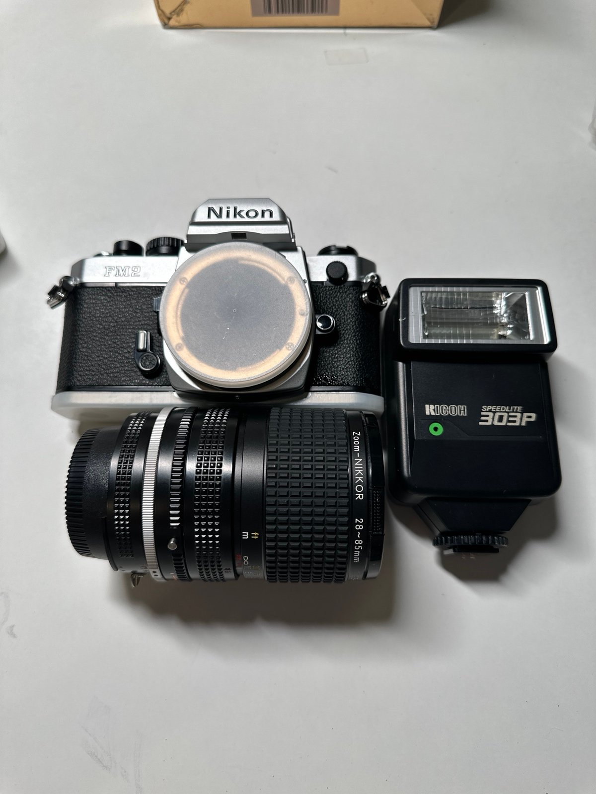 Nikon FM2 ブラック ニッコール 28-85 Nikon FM2 ブラック + Zoom