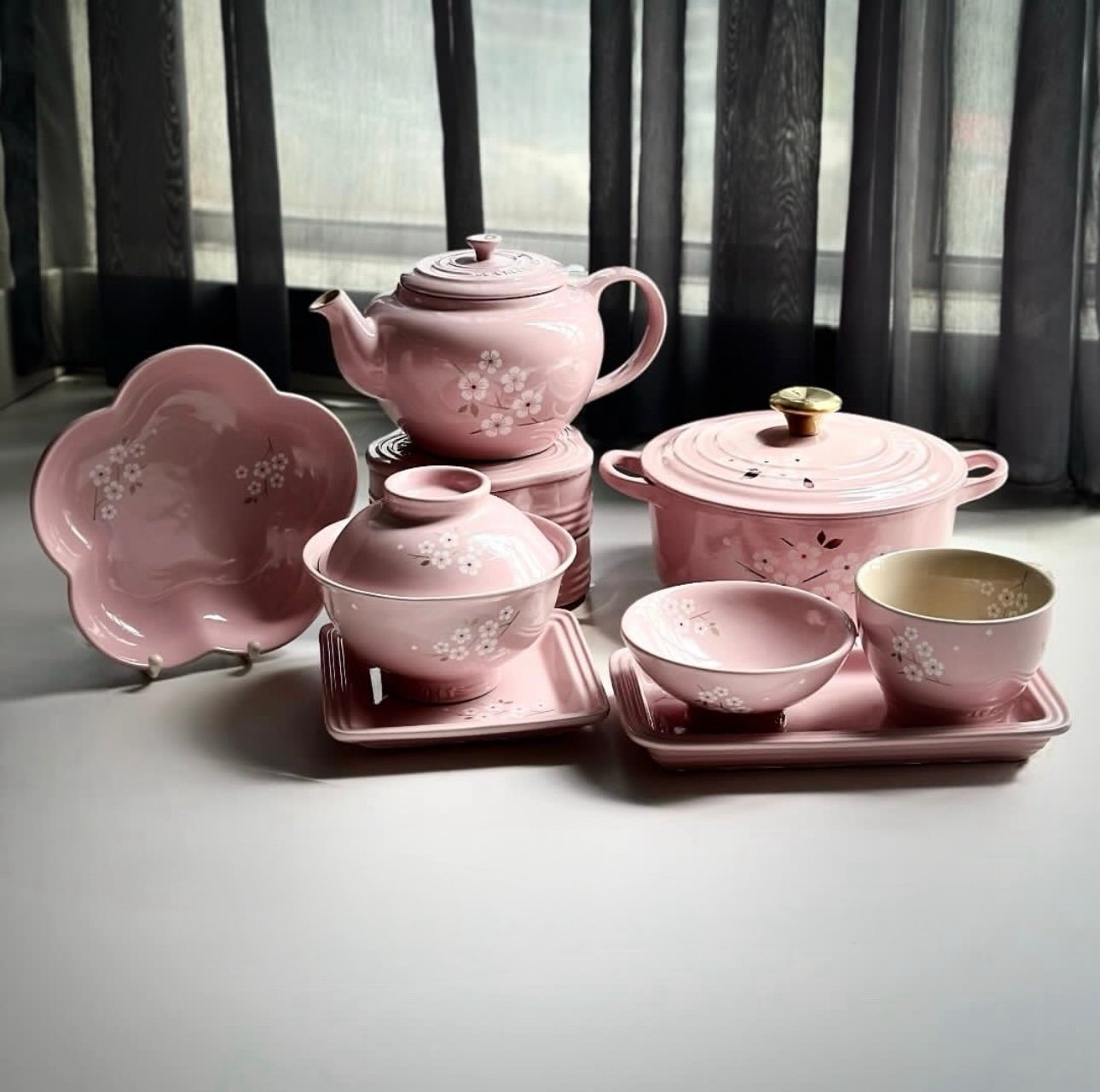 Le Creuset Sakura Flower Dish Pink New | Mercari