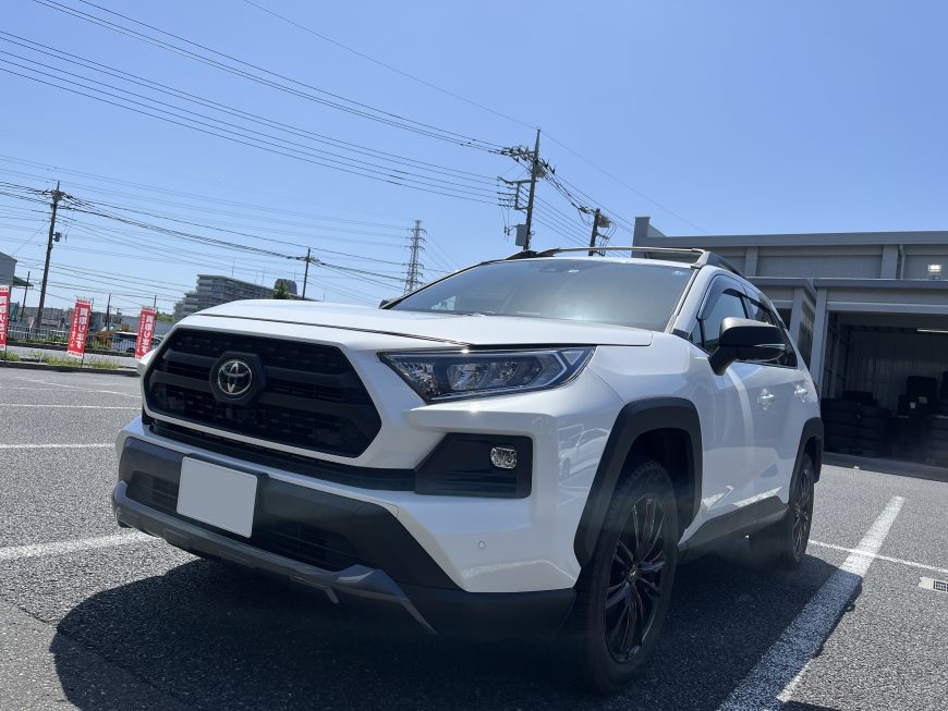 やっぱりRAV4オフパケには、オフロード感全開のホイールで決まり