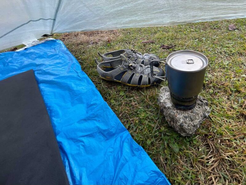 風雨も心配なし！Zpacksポケットタープ【ULフロアレスシェルター