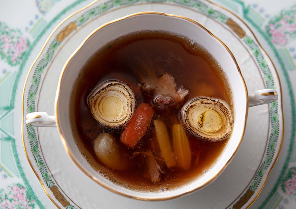 フランス料理 六本木ヴァンサン 城悦男シェフのダブルコンソメ レシピ