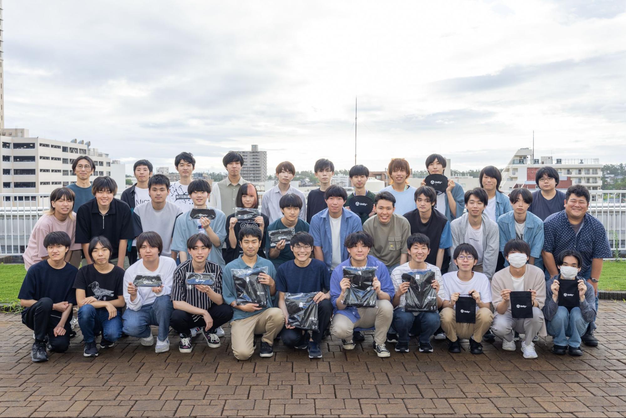 新潟・NCC 新潟コンピュータ専門学校 / プログラマとプランナーが協力