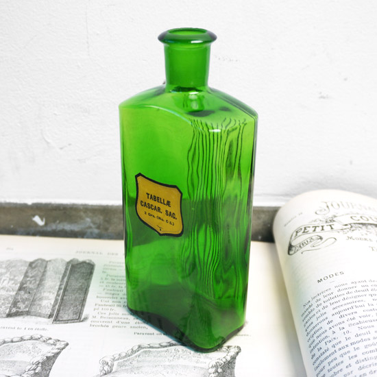 軍艦ビール 空瓶 GunkanBeer 緑色ガラス1000ml アンティーク 2026年