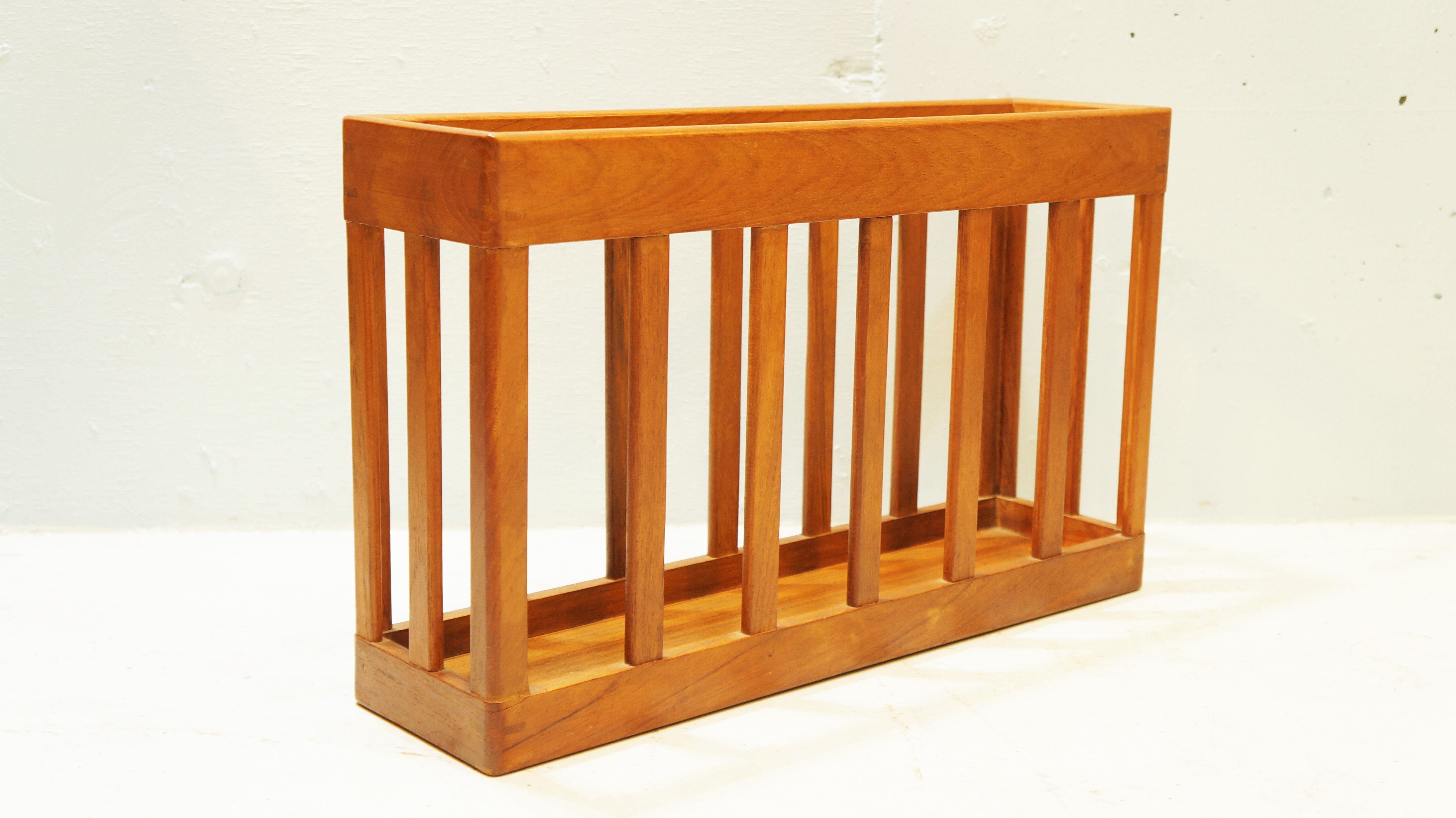 teak wood magazine rack Danish modern/チークウッド マガジンラック