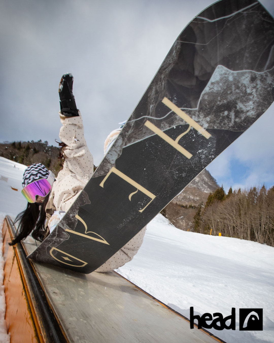 25-26 Newモデル】グラフィック一新！「滑れる」から「自由に操れる