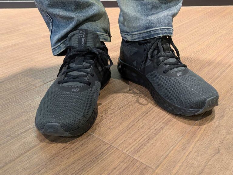 とにかく軽い」「疲れにくい」 低価格帯のランニングシューズを検証し