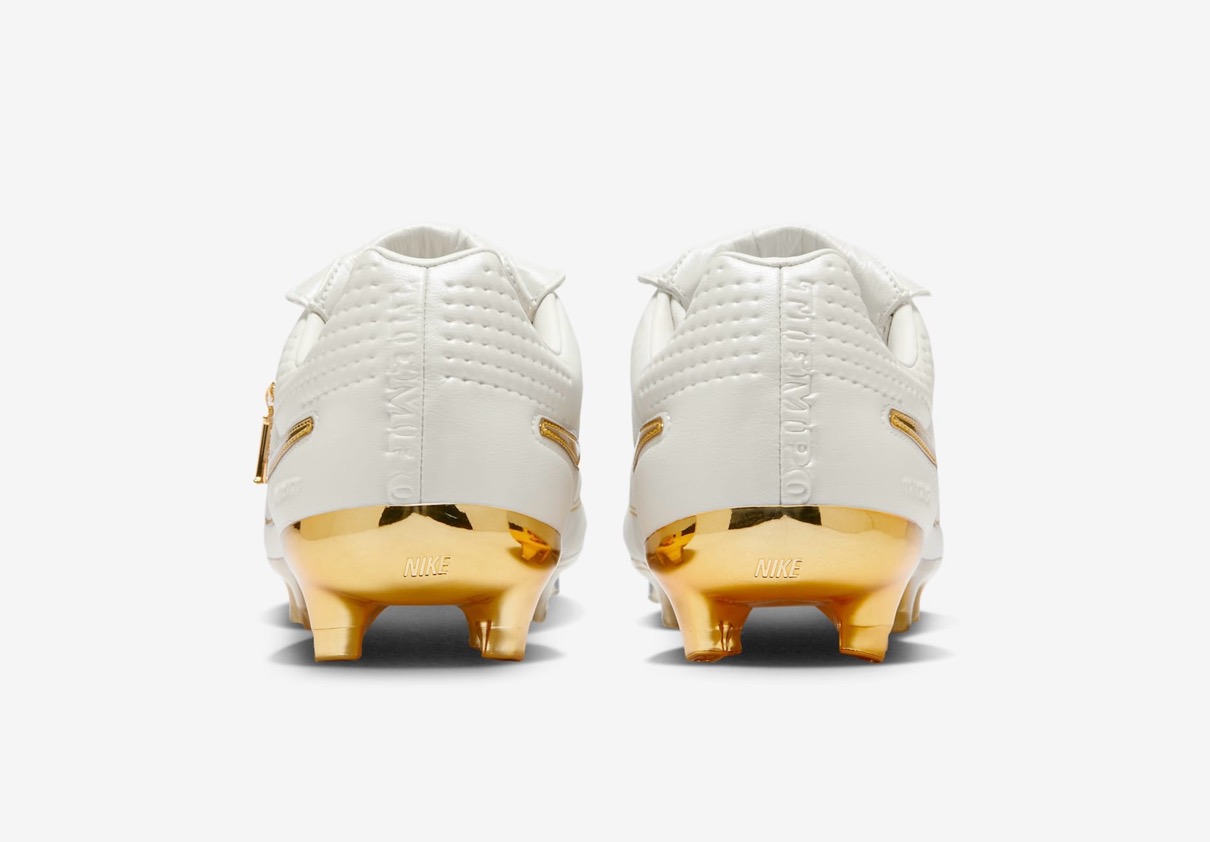 Ronaldinho x Nike Tiempo Legend FG SE “Touch of Gold”が国内12月10