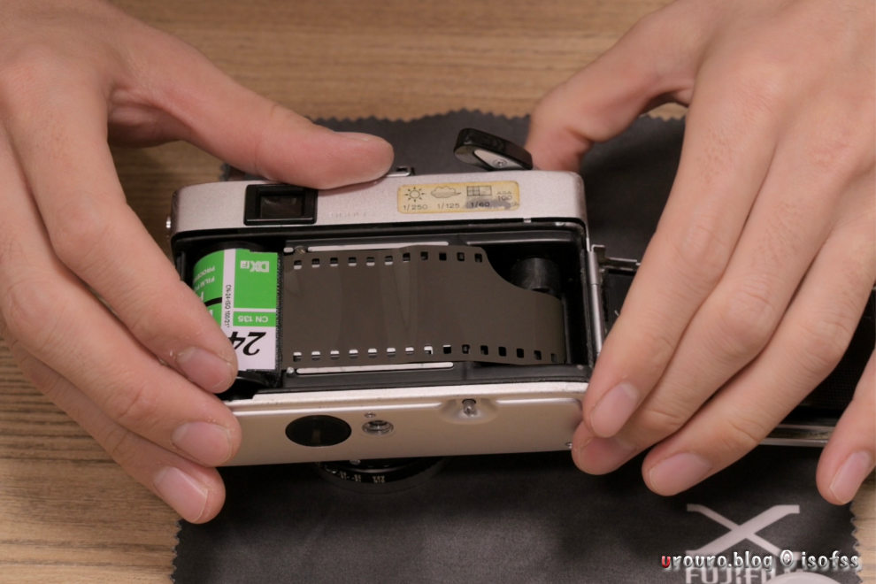 露出計不動でも機械式で動く50年前のカメラ。KONICA C35 FDを分解清掃