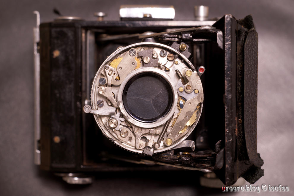 精巧な機械仕掛けカメラが手作りだと？興味本位でZEISS IKON蛇腹カメラ