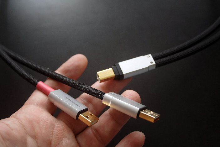 アコースティックリバイブから画期的な分離型USBケーブル登場: Music