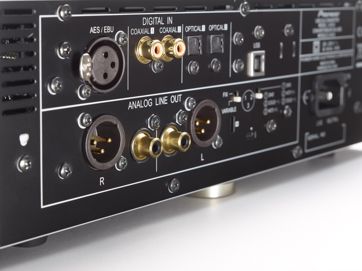 パイオニアからDAC内蔵のバランスヘッドフォンアンプ、U-05登場: Music