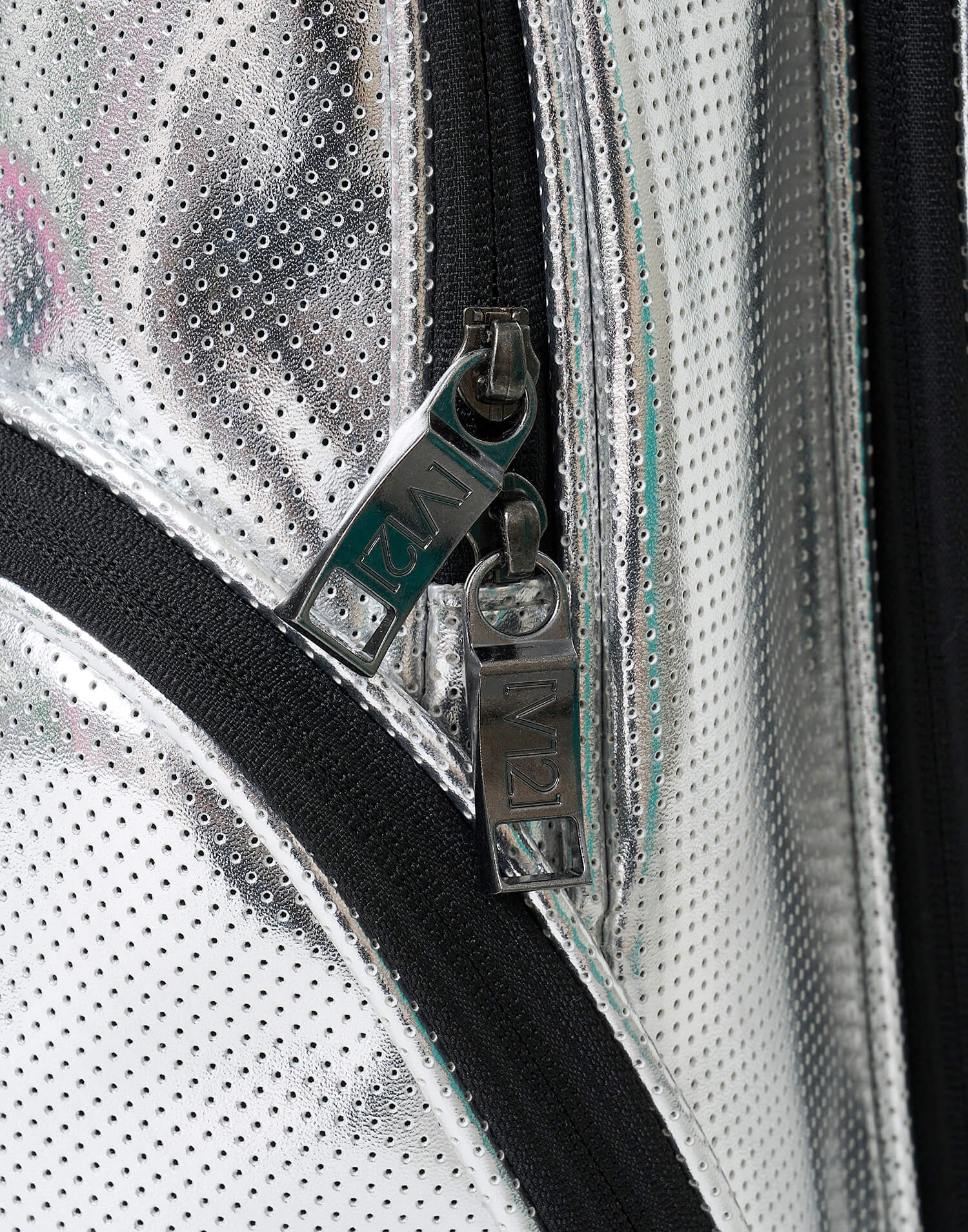 V12] ゴルフ スタンドキャディバッグ 9号 PERFORATE CB | 【公式通販】