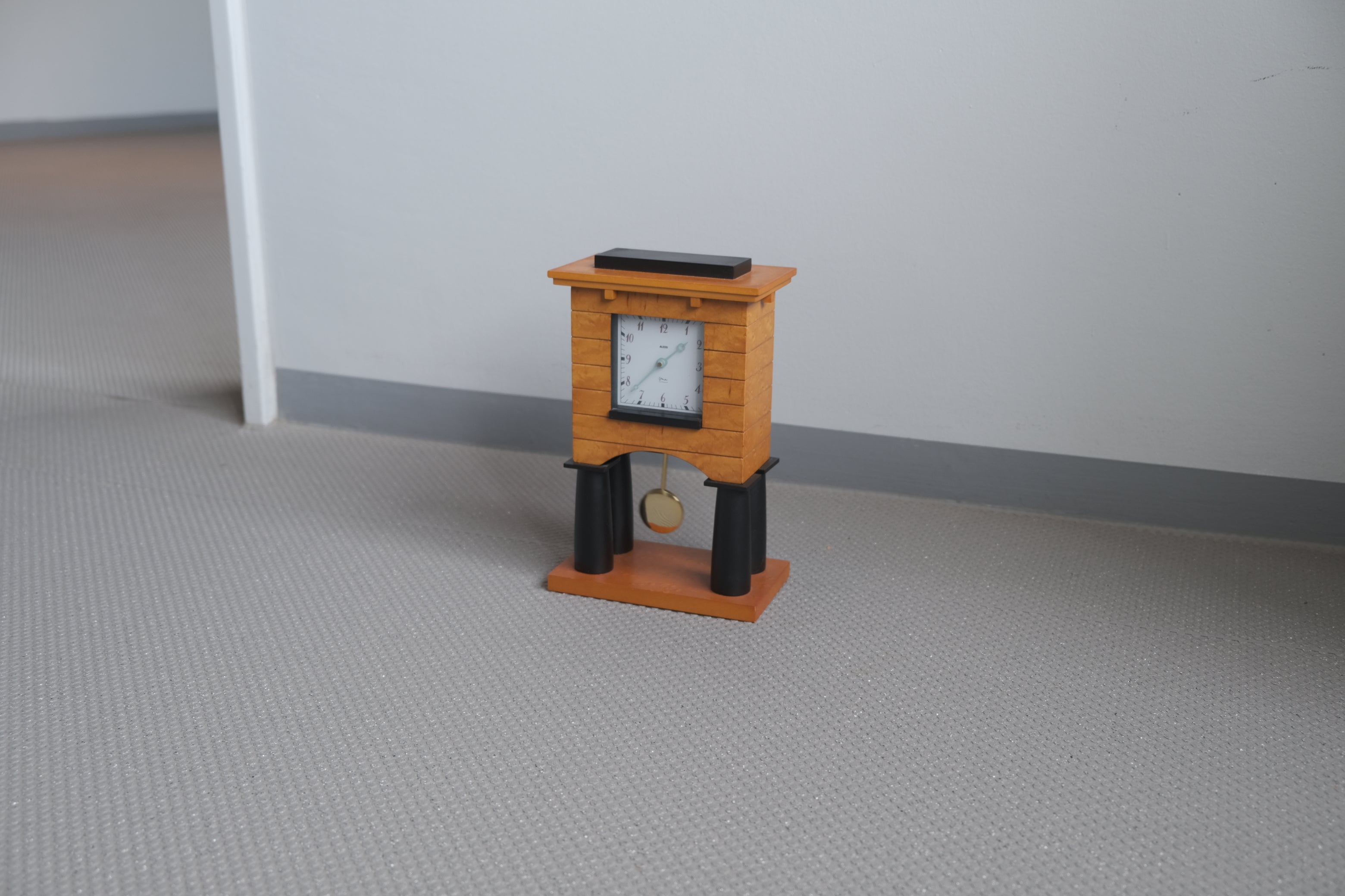 マイケル・グレイブス Mantel Clock｜Alessi 置き時計 ポストモダン