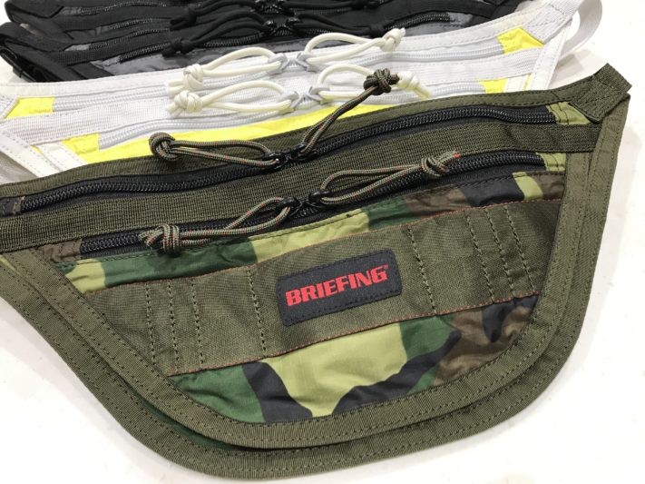 コスパ高！ゴルフのためのウェストポーチ 別注BRIEFINNG×BEAMS GOLF