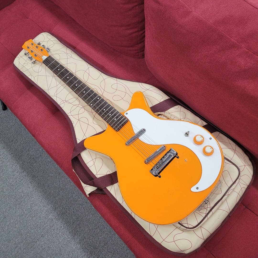 Danelectro DC-59 with Dano Bag MIK Orangeadelic - Victor Litz