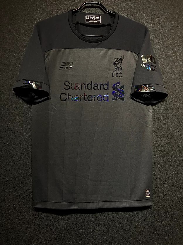 全部真っ黒の限定モデル！2019/20リバプール“Black Out”ユニフォーム