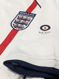ポール・スミスがユニフォームに込めた願いとは？！2002年イングランド
