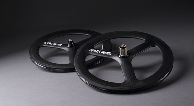 Kitt design 451 Carbon Tri-spoke Wheel set / Black Logo