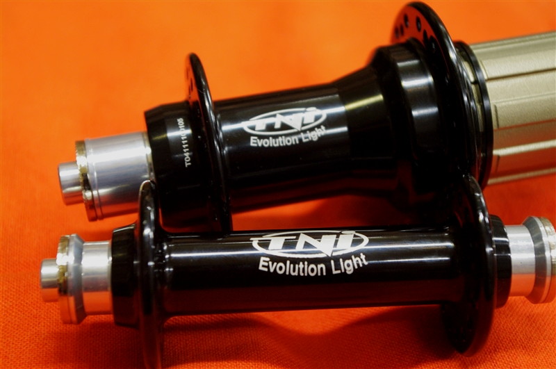 TNI / Evolution light HUB 28H Front/Rear | VelostyleTICKET