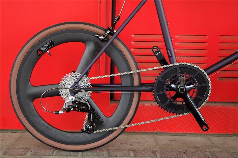 戦闘的スタイルのミニベロはいかがですか？E.B.S Float451