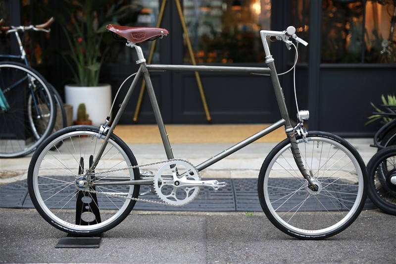 E.B.S / HORIZONTAL451 