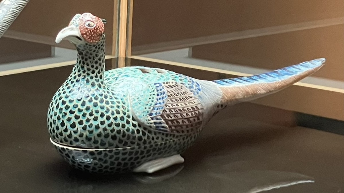 国宝-工芸｜色絵雉香炉 仁清作［石川県立美術館］ | WANDER 国宝