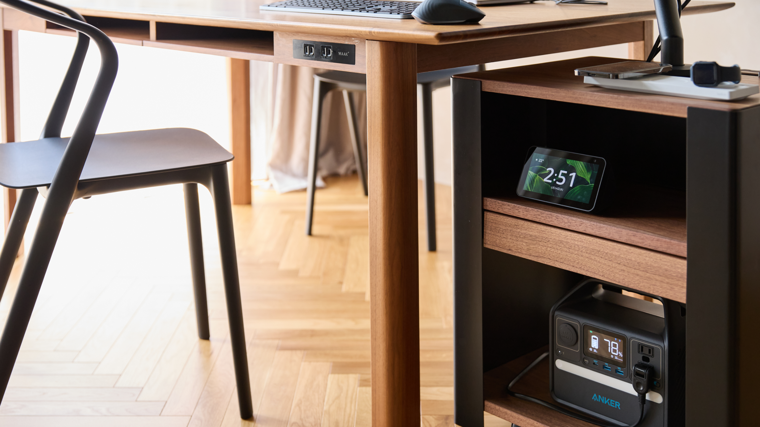 ガジェット収納モニターアームワゴン WAAKwagon CUBE | WAAK°