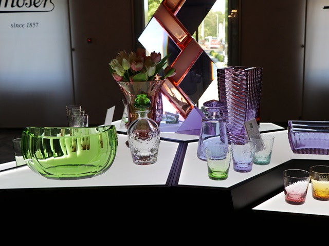 モーゼルガラス工場と博物館でボヘミアガラスの魅力に触れる。チェコ