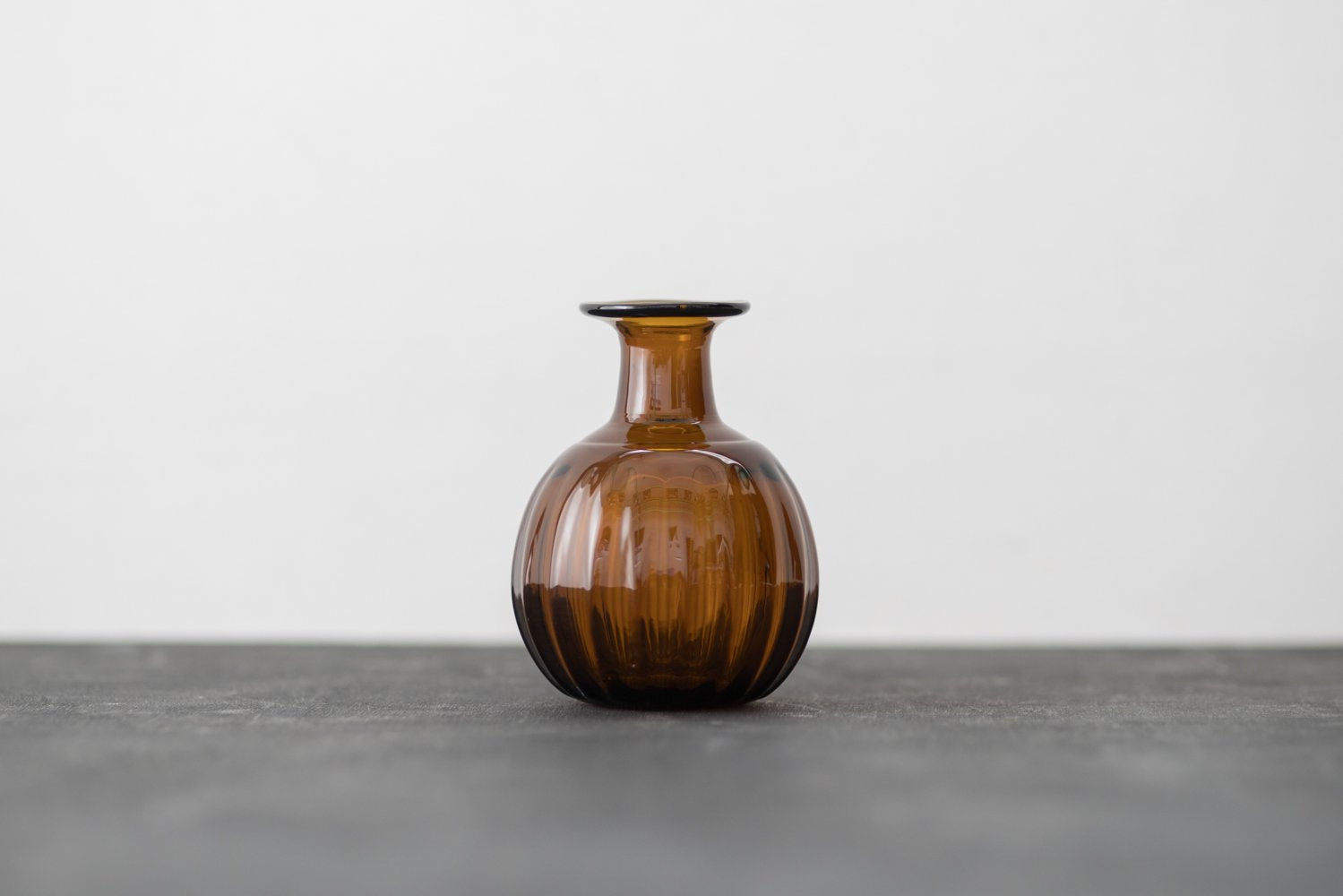 再生ガラス 一輪挿し アンバー｜ガラス工房 橙