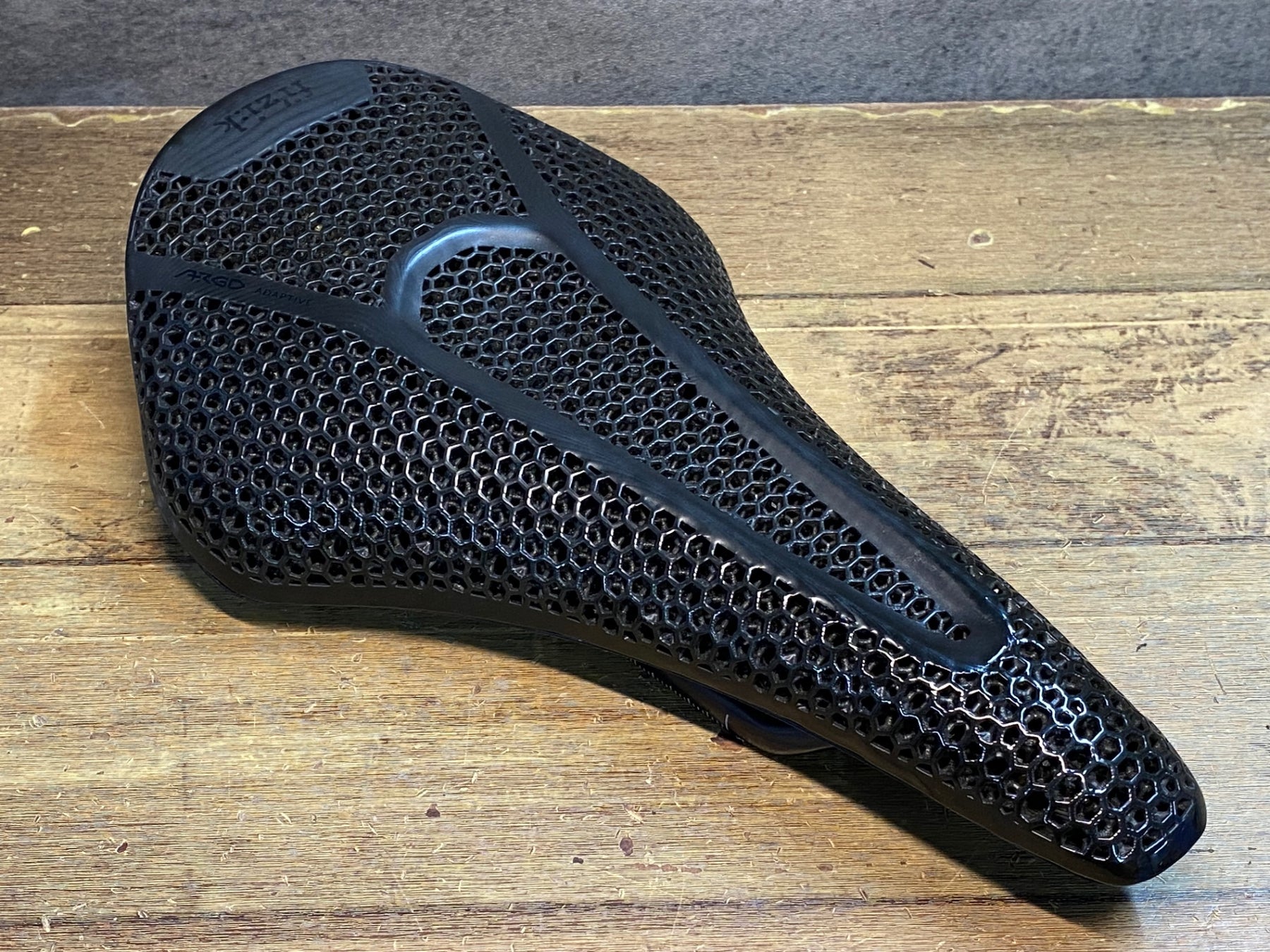 JH489 フィジーク fizik ベント ARGO VENTO R1 ADAPTIVE サドル