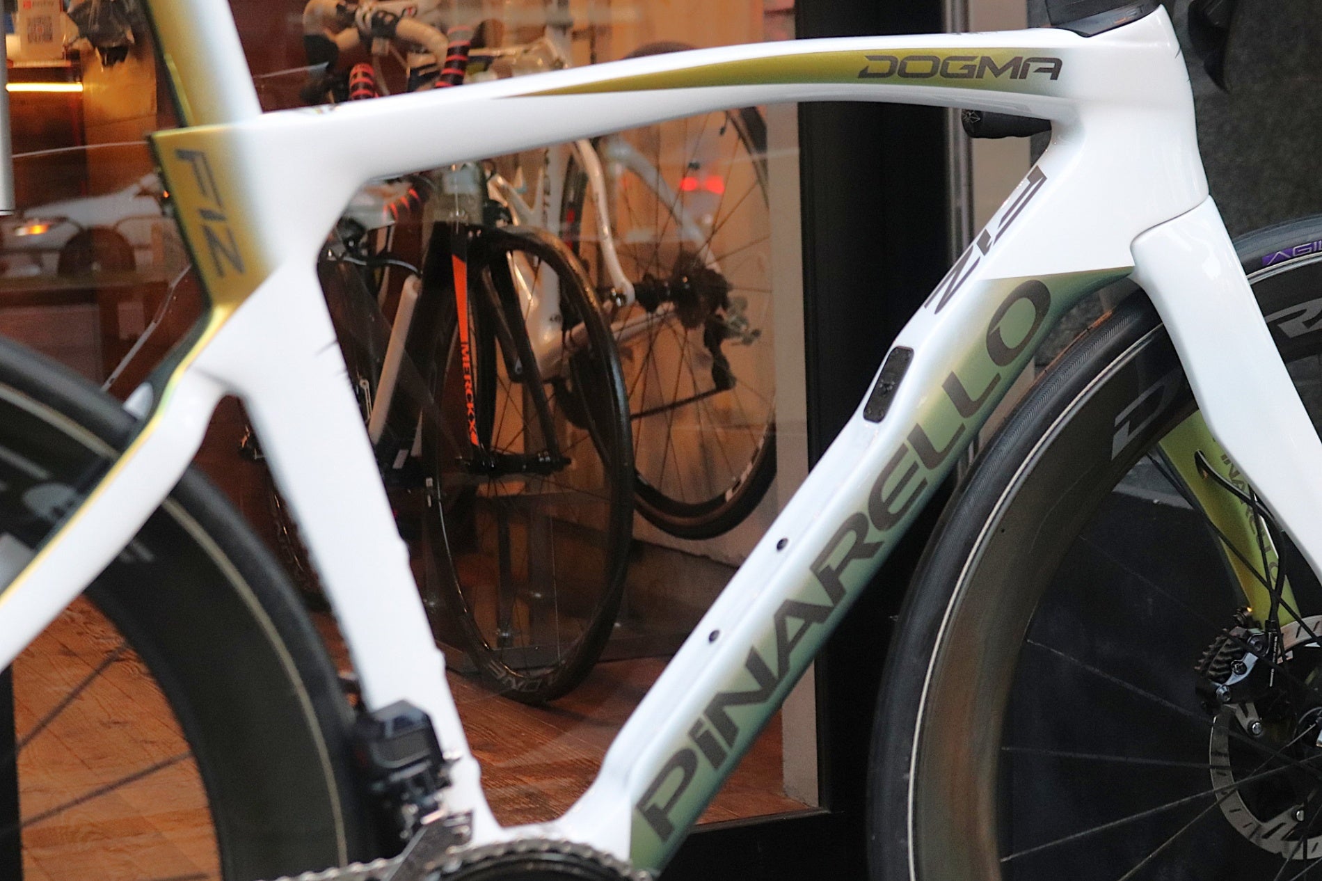 ピナレロ PINARELLO ドグマ DOGMA F12 DISK WHITE TDF 2020モデル 515