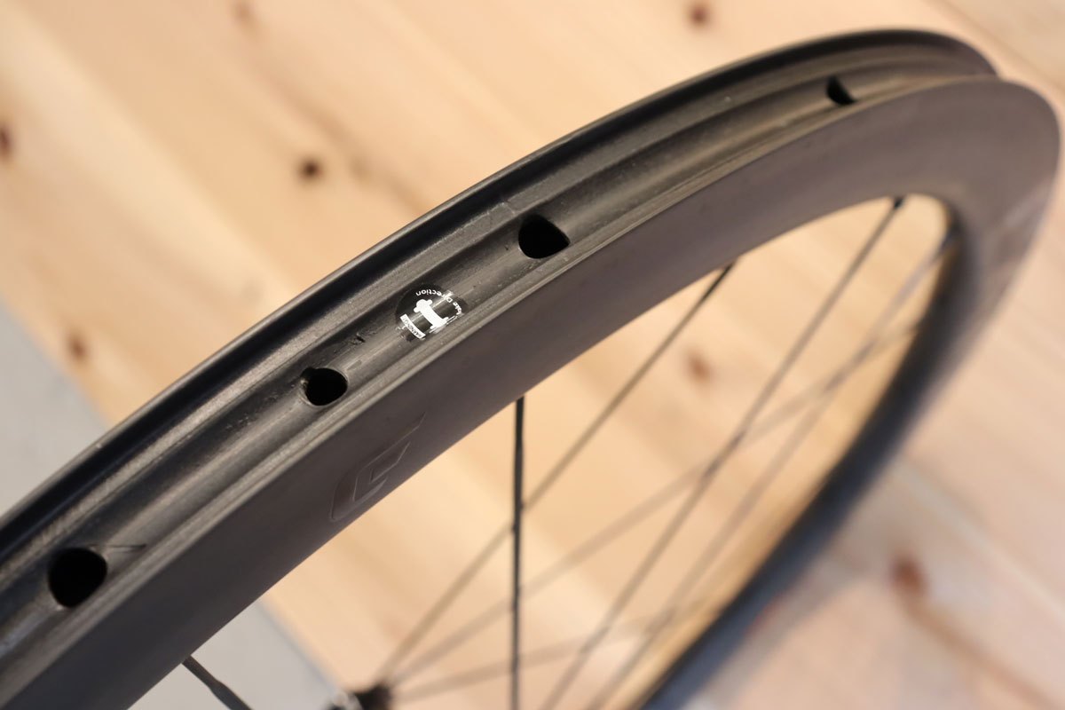 カデックス CADEX 42 チューブレス TUBELESS DISC カーボン ホイール