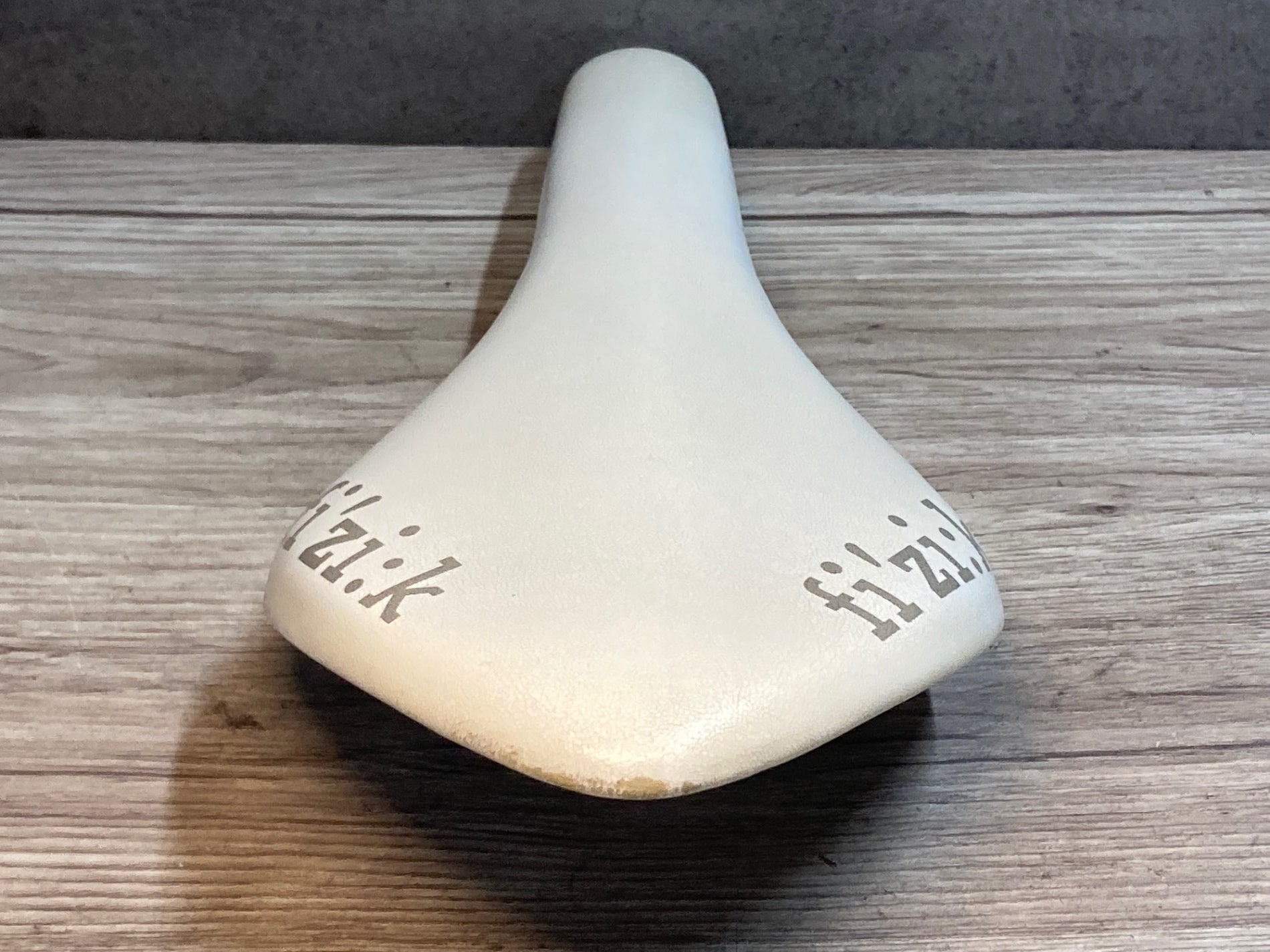 JK859 フィジーク fizik アリオネ ARIONE CX サドル 白 カーボンレール