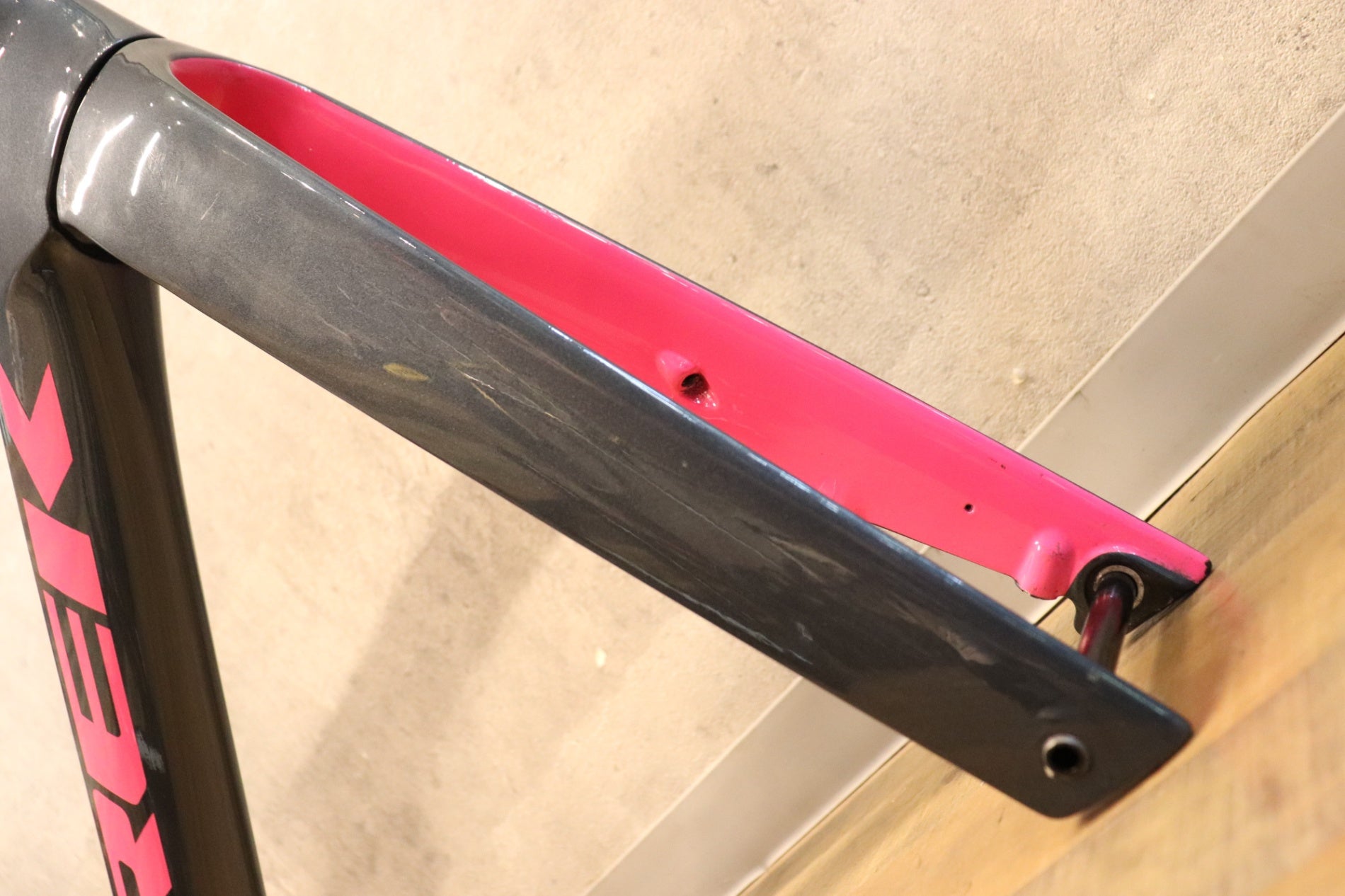 トレック TREK マドン MADONE SLR DISC P1 カーボン ロードバイク