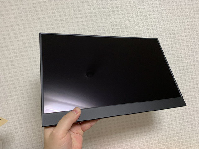 スタンド機能が素晴らしい「Cocopar 15.6インチモバイルディスプレイ