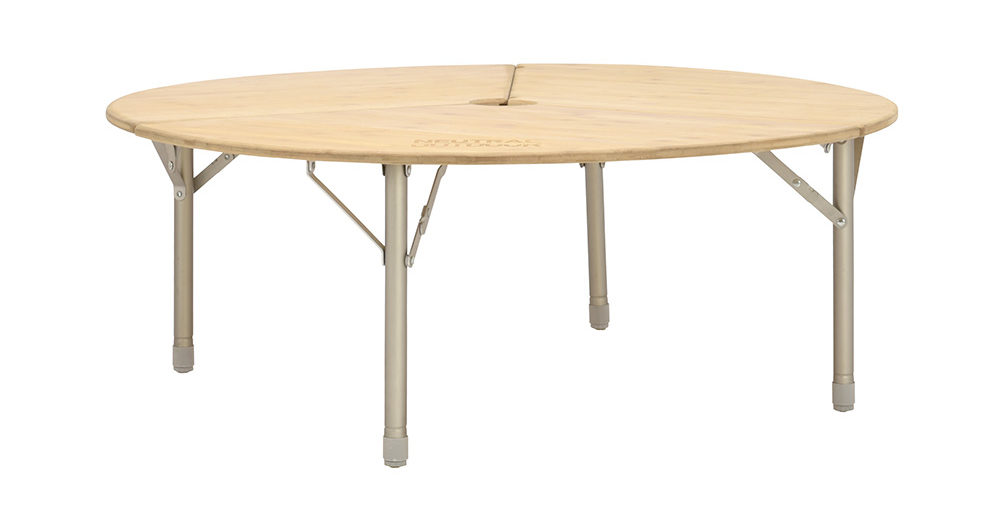 ワンポールテントの空間を有効活用できる、ナチュラルテイストの円形